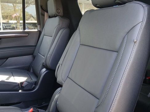 New 2026 Chevrolet Suburban LT AWD/4WD image 23