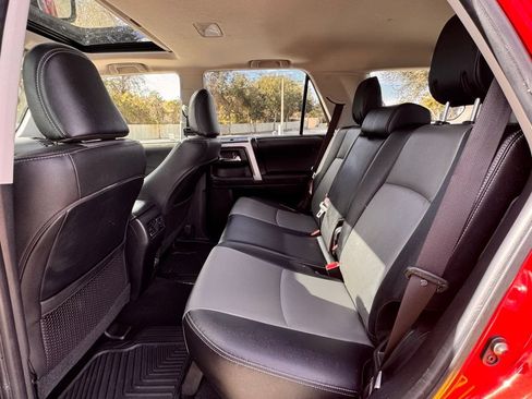 Used 2023 Toyota 4Runner SR5 Premium w/ Moonroof Package RWD image 19