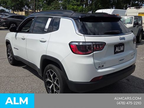 Used 2025 Jeep Compass Limited AWD/4WD image 12