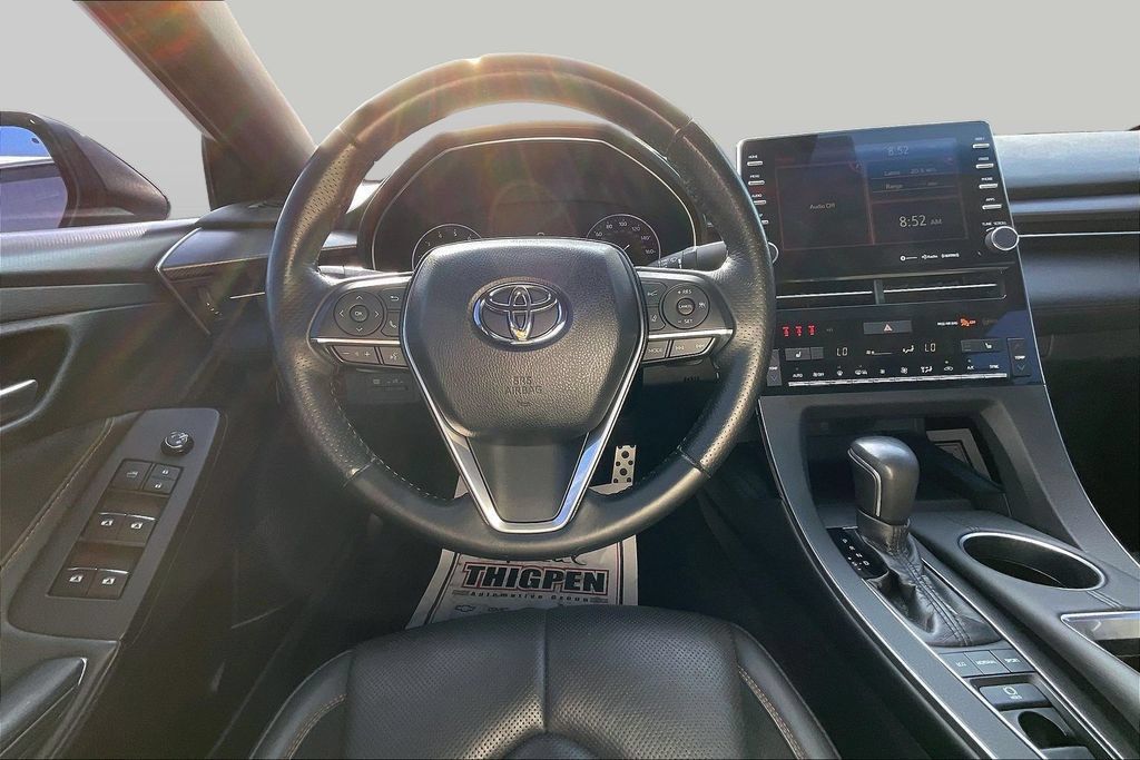Used 2019 Toyota Avalon XSE FWD image 5