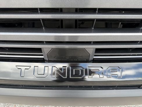 Used 2025 Toyota Tundra Limited AWD/4WD image 10