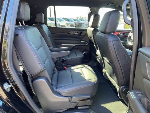 Used 2024 Chevrolet Traverse Z71 w/ Enhanced Driving Package image 30