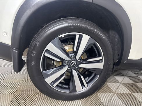 Used 2023 Nissan Rogue SL w/ SL Premium Package image 36