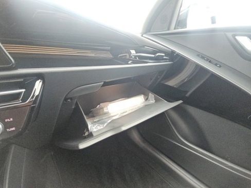 Certified 2024 Kia Niro EX Touring image 29