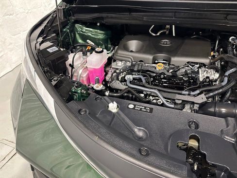 Used 2025 Toyota Sienna XLE image 71