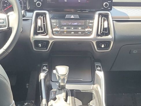 Used 2022 Kia Sorento S FWD image 14
