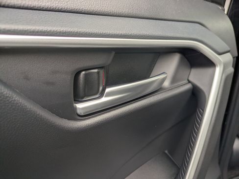 Used 2025 Toyota RAV4 XLE Premium image 29