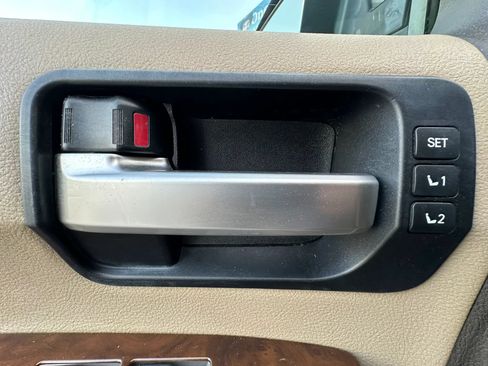 Used 2008 Toyota Sequoia Platinum RWD image 37