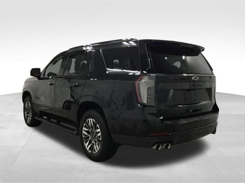 Used 2025 Chevrolet Tahoe Z71 w/ Comfort Package image 16