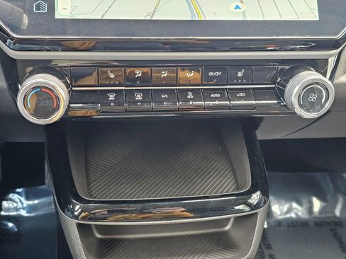 New 2027 Chevrolet Bolt LT w/ Comfort Package FWD image 31