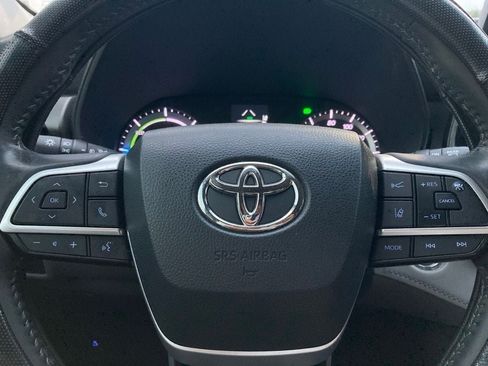 Used 2022 Toyota Highlander LE FWD image 14