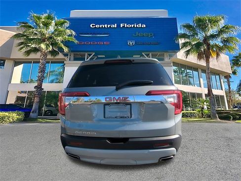 Used 2023 GMC Acadia SLT w/ Technology Package image 6