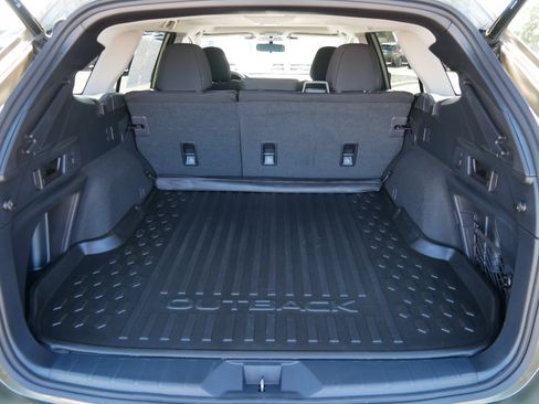 Certified 2025 Subaru Outback Premium AWD/4WD image 18