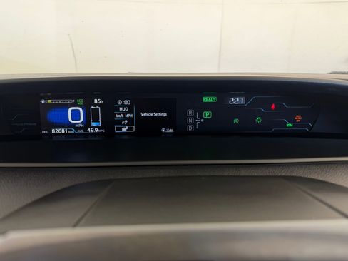 Used 2019 Toyota Prius Prime Advanced image 18