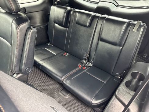 Used 2019 Toyota Highlander XLE image 16