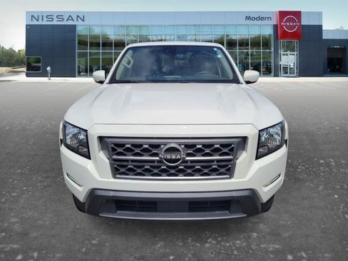 Certified 2022 Nissan Frontier SV RWD image 2