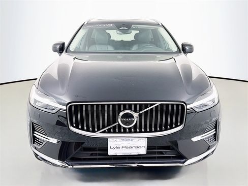 Used 2023 Volvo XC60 T8 Plus image 6