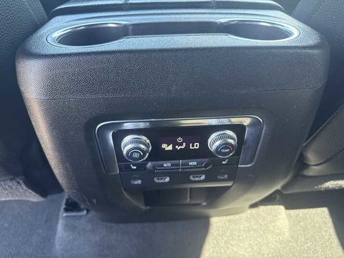 Used 2021 GMC Yukon Denali w/ Denali Ultimate Package AWD/4WD image 20