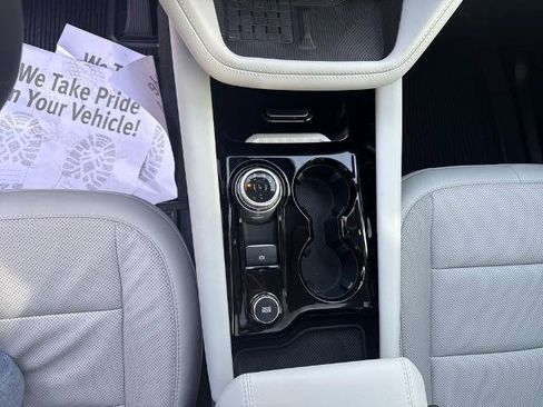 Certified 2025 Ford Explorer Platinum w/ Ultimate Package image 18