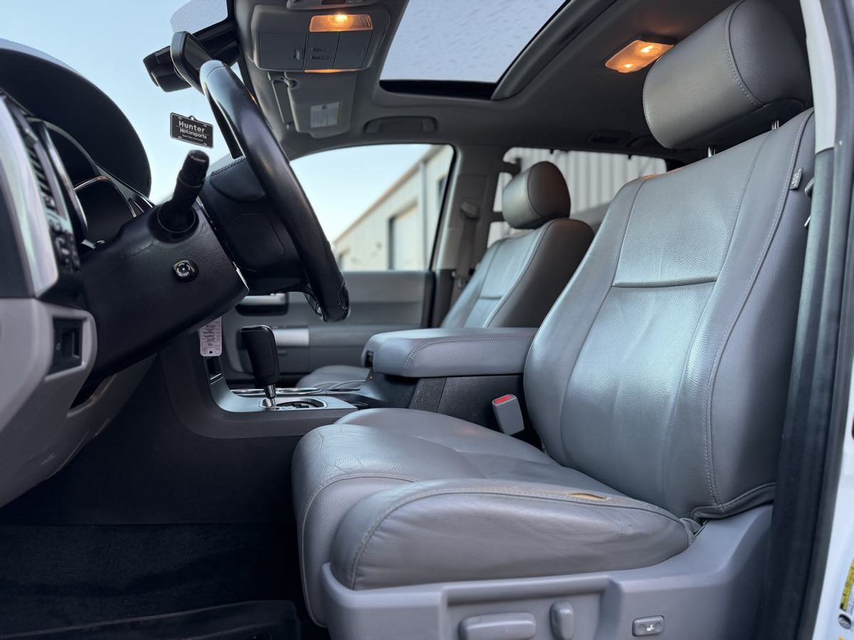 Used 2018 Toyota Sequoia Limited w/ Safety & Convenience Package AWD/4WD image 17