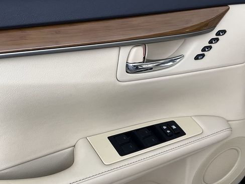 Used 2014 Lexus ES 300h 300h image 13