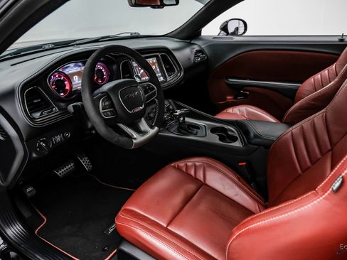 Used 2022 Dodge Challenger SRT Hellcat RWD image 2