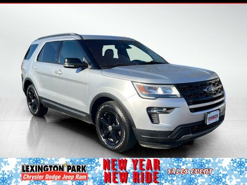 Used 2018 Ford Explorer XLT w/ Equipment Group 202A image 1