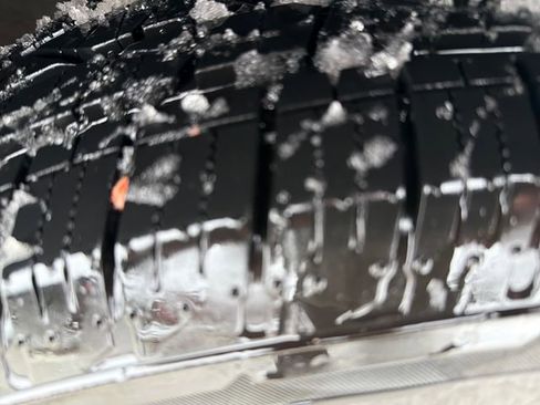 Used 2020 Chevrolet Traverse LT image 30