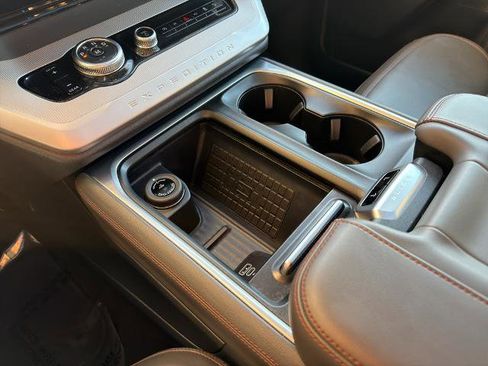 Certified 2025 Ford Expedition Active image 33