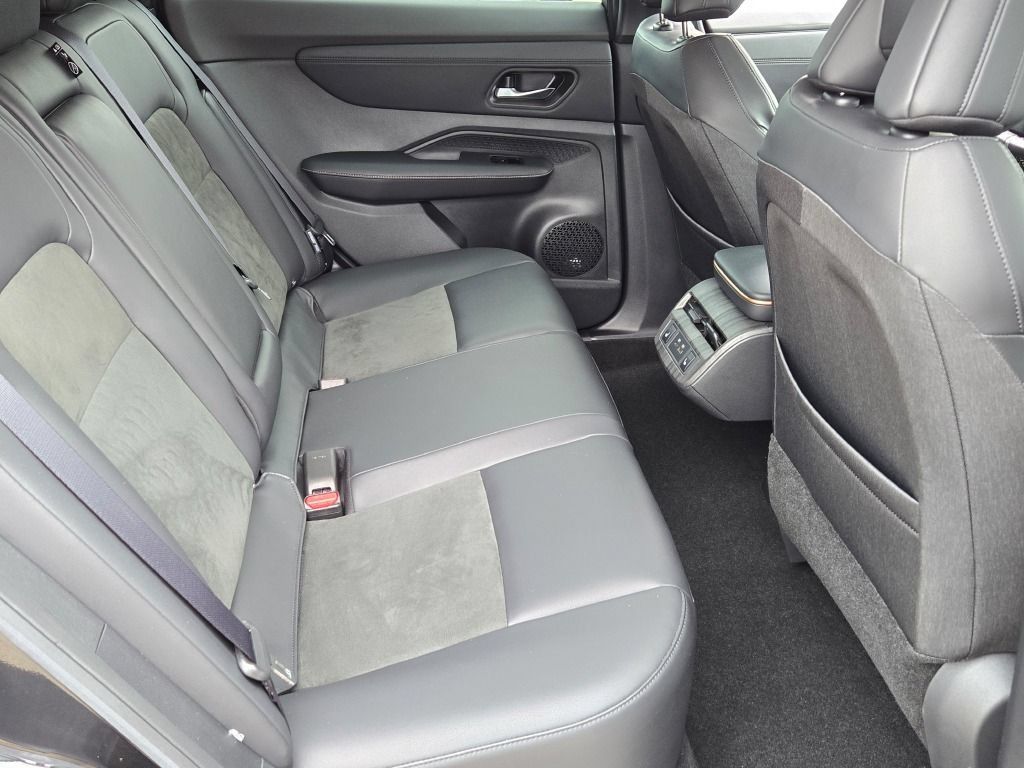 Used 2023 Nissan Ariya FWD image 8