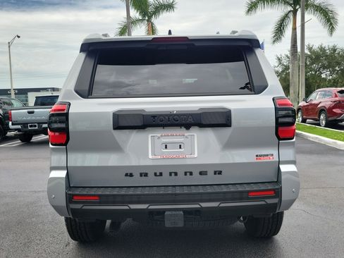 Used 2026 Toyota 4Runner SR5 AWD/4WD image 10