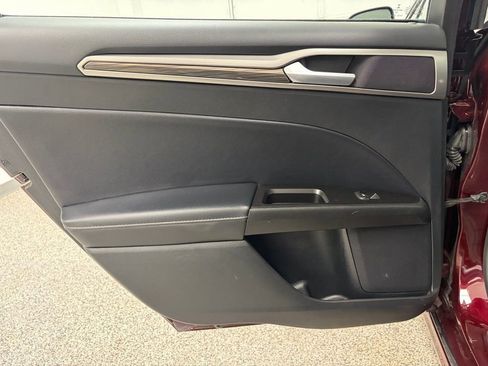 Used 2017 Ford Fusion Energi SE image 29