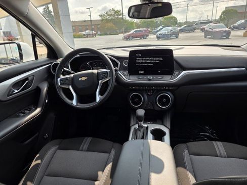 Used 2023 Chevrolet Blazer LT w/ Convenience Package FWD image 3