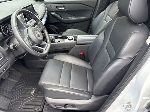 Used 2024 Nissan Rogue SV w/ SV Premium Package AWD/4WD image 10