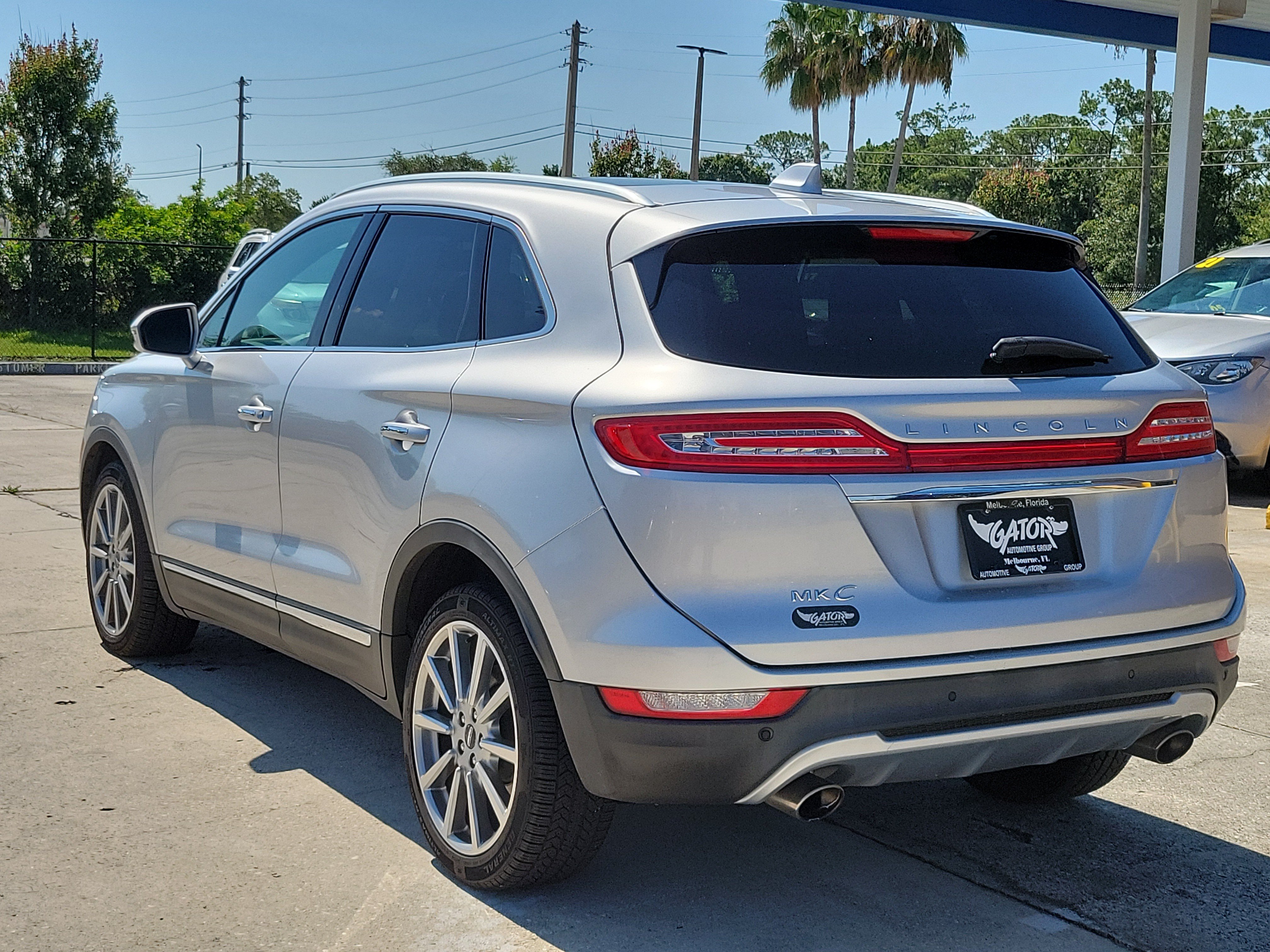 Used 2019 Lincoln MKC Reserve FWD image 3