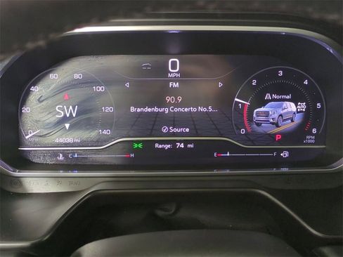 Used 2023 GMC Yukon SLT w/ SLT Premium Package image 12