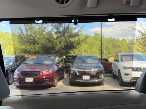Used 2019 Toyota Sienna LE AWD/4WD image 5