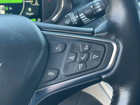 Used 2019 Chevrolet Bolt Premier w/ Infotainment Package image 11