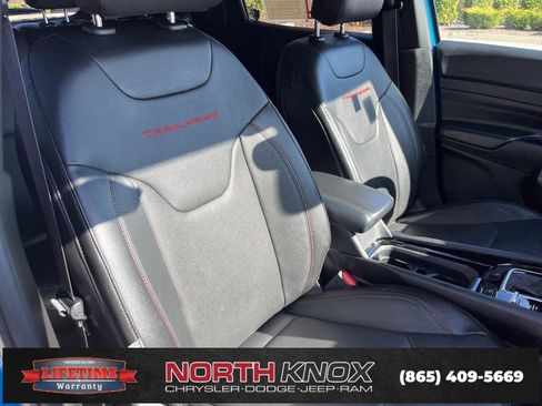 Used 2025 Jeep Compass Trailhawk w/ Trailhawk Elite Group image 26