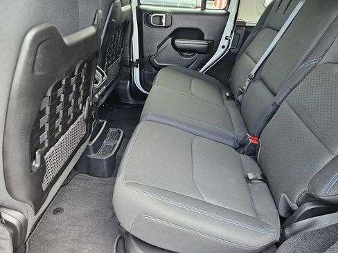 Used 2021 Jeep Wrangler Unlimited Rubicon 4xe w/ Safety Group AWD/4WD image 15