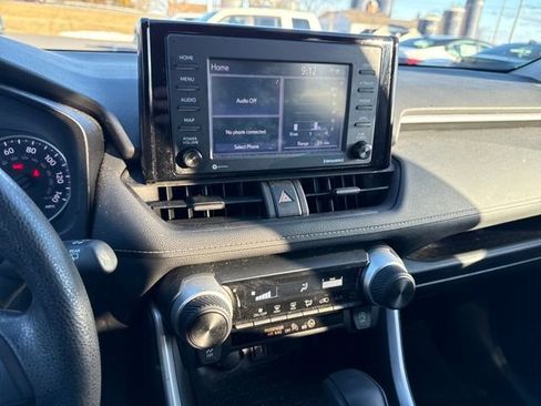 Used 2022 Toyota RAV4 LE image 20