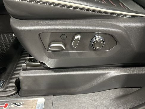 Used 2023 GMC Sierra 1500 AT4X image 12