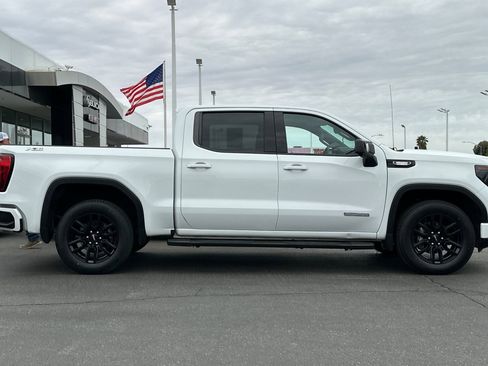 Used 2022 GMC Sierra 1500 Elevation w/ Elevation Premium Package image 3