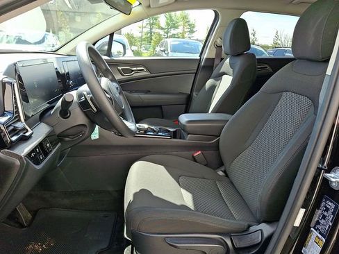 Used 2023 Kia Sportage LX image 13