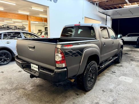Used 2015 Toyota Tacoma Pickup 4D 5 ft image 3