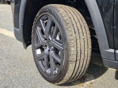 New 2025 Jeep Compass Limited w/ Sun & Sound Group image 28