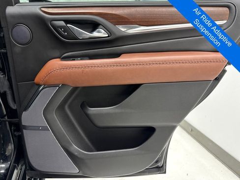 Used 2023 GMC Yukon Denali Ultimate image 11