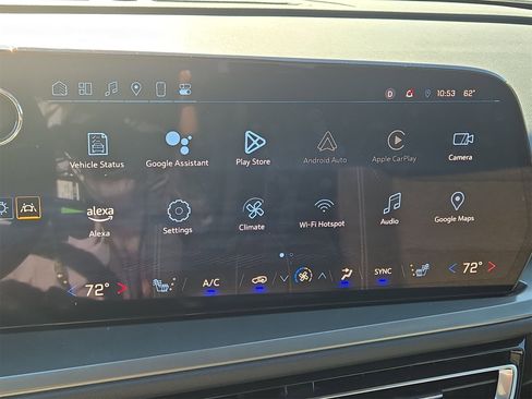 Used 2024 Chevrolet Traverse LT image 19