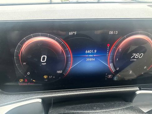 Used 2022 Mercedes-Benz GLB 250 4MATIC image 10