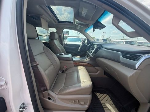 Used 2017 Chevrolet Suburban Premier AWD/4WD image 27